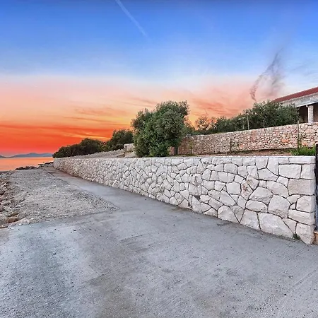 Дом отдыха Mediterranean Oasis Holiday *