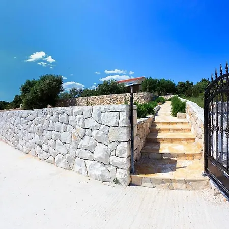 Дом отдыха Mediterranean Oasis Holiday *