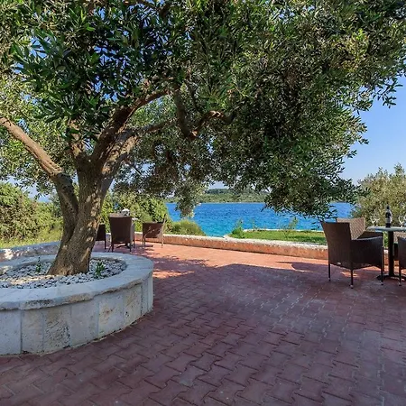 Mediterranean Oasis Holiday * Округ Горни