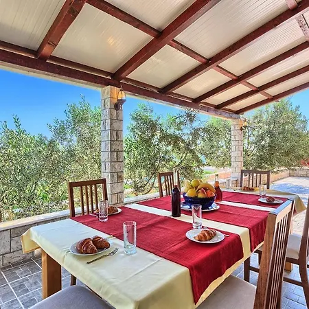 Mediterranean Oasis Holiday Дом отдыха *